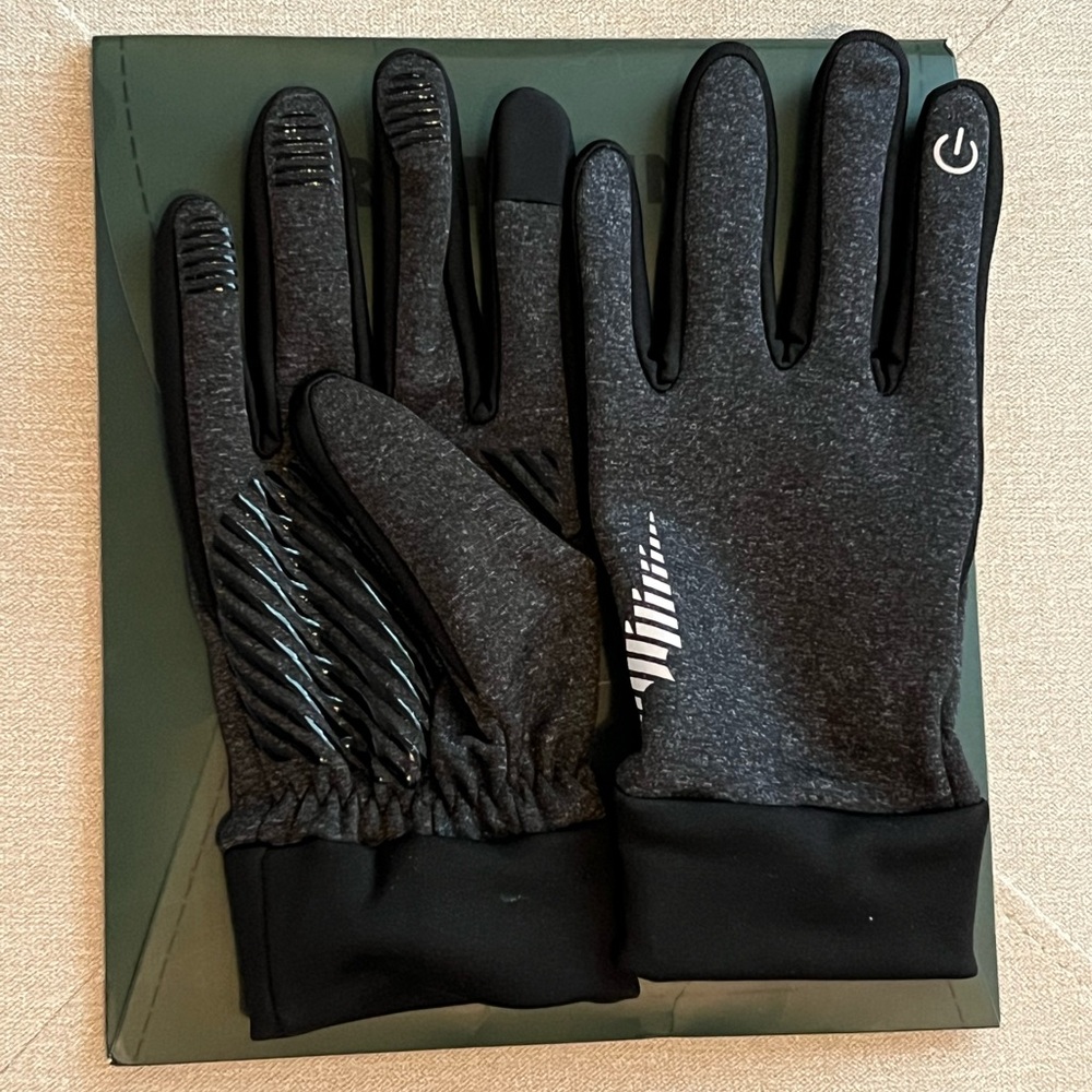 Rivmount Men’s Anti-Slip Touchscreen Thermal Winter Gloves